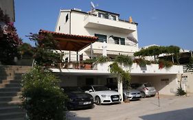 Apartments Plazibat